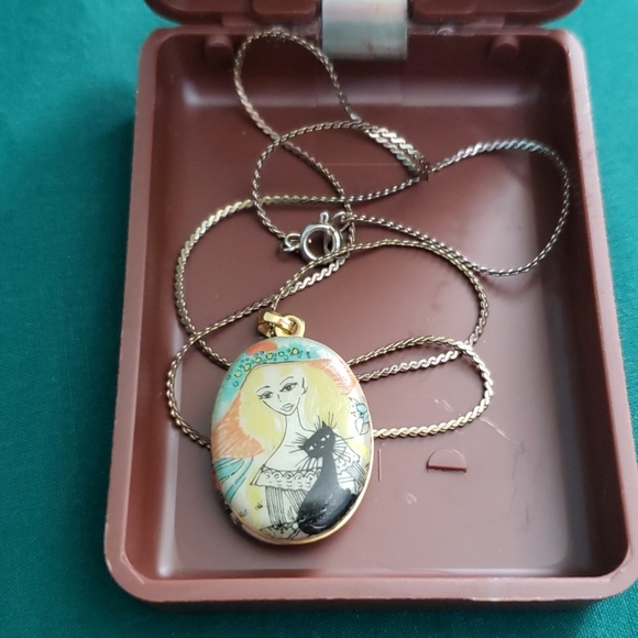 Jewelry - Vintage Retro Girl and Black Cat Pendant Necklace